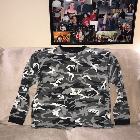 Champs XL black grey white Camo print thermal top 💕 - Picture 1 of 3